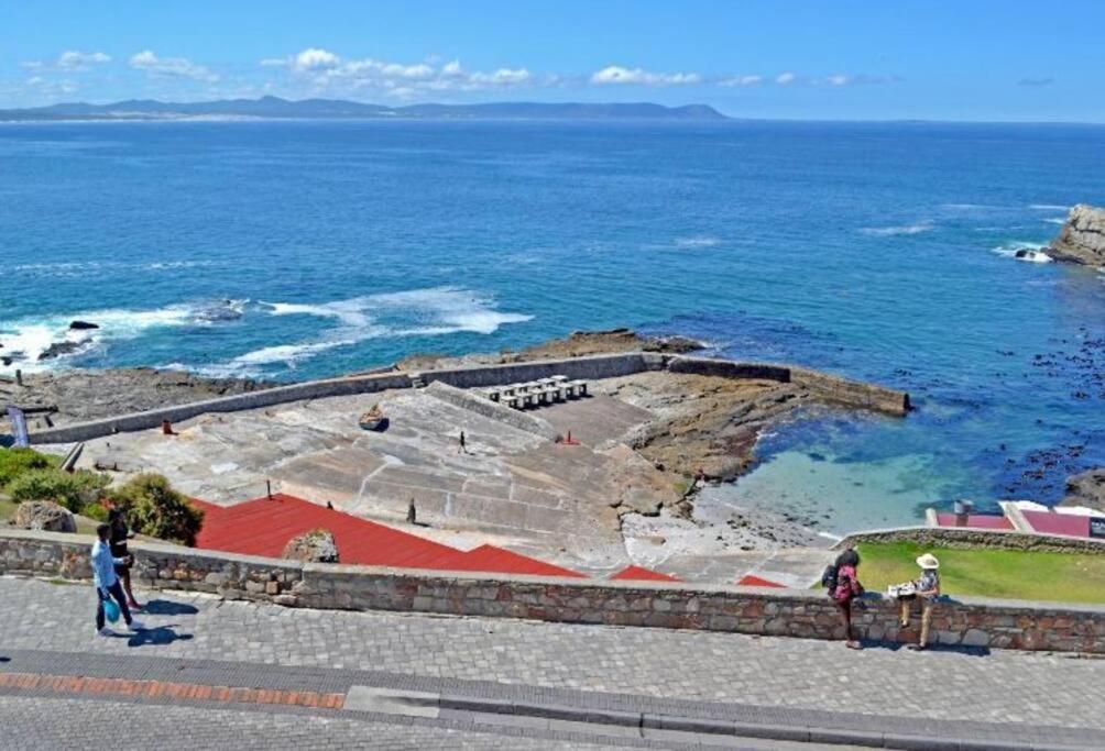Hermanus Waterfront, Sea View Apartment With Balcony Exterior photo